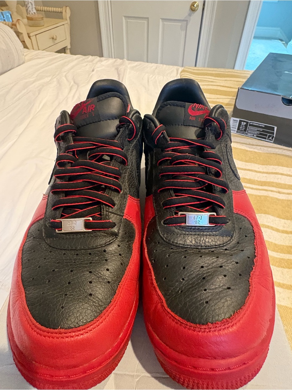 Men’s Nike Air black/red size 10 - Picture 3 of 4